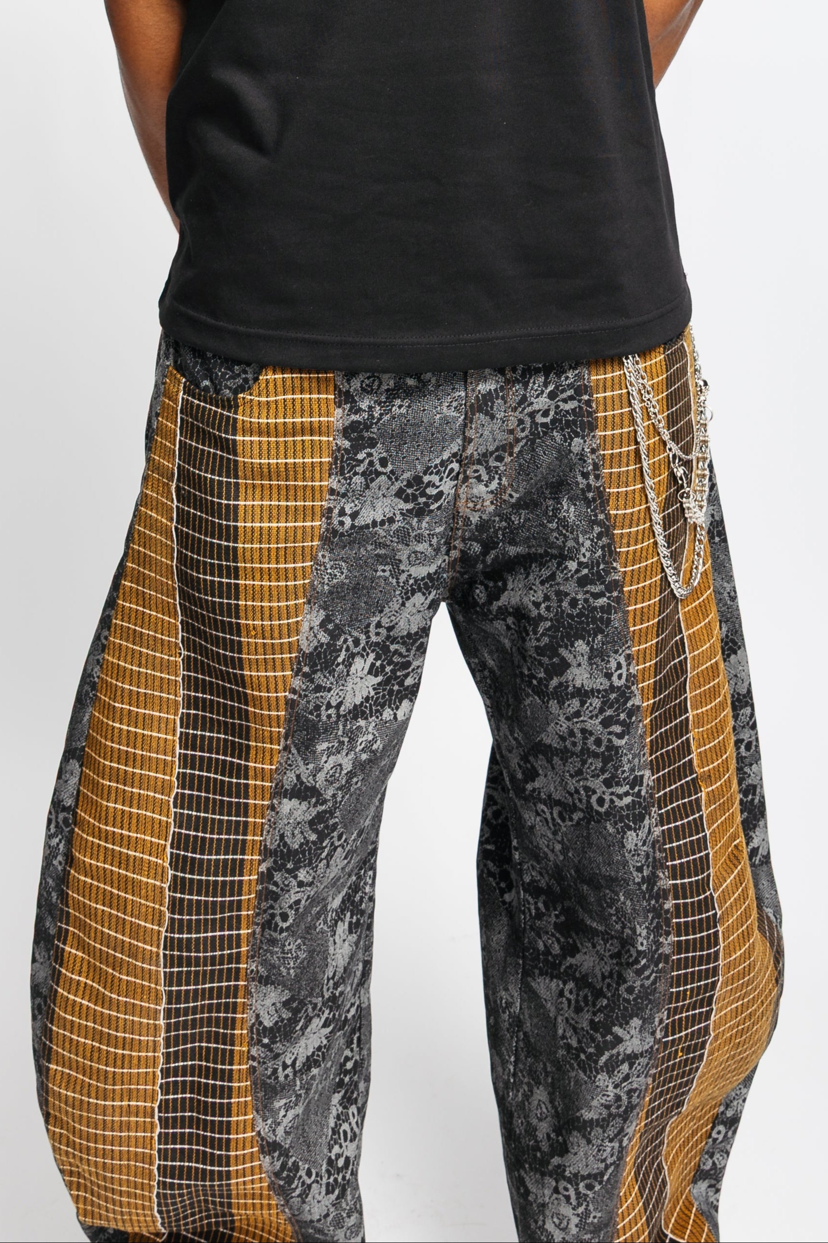PANTS AND SHORTS – GRXYSCALE
